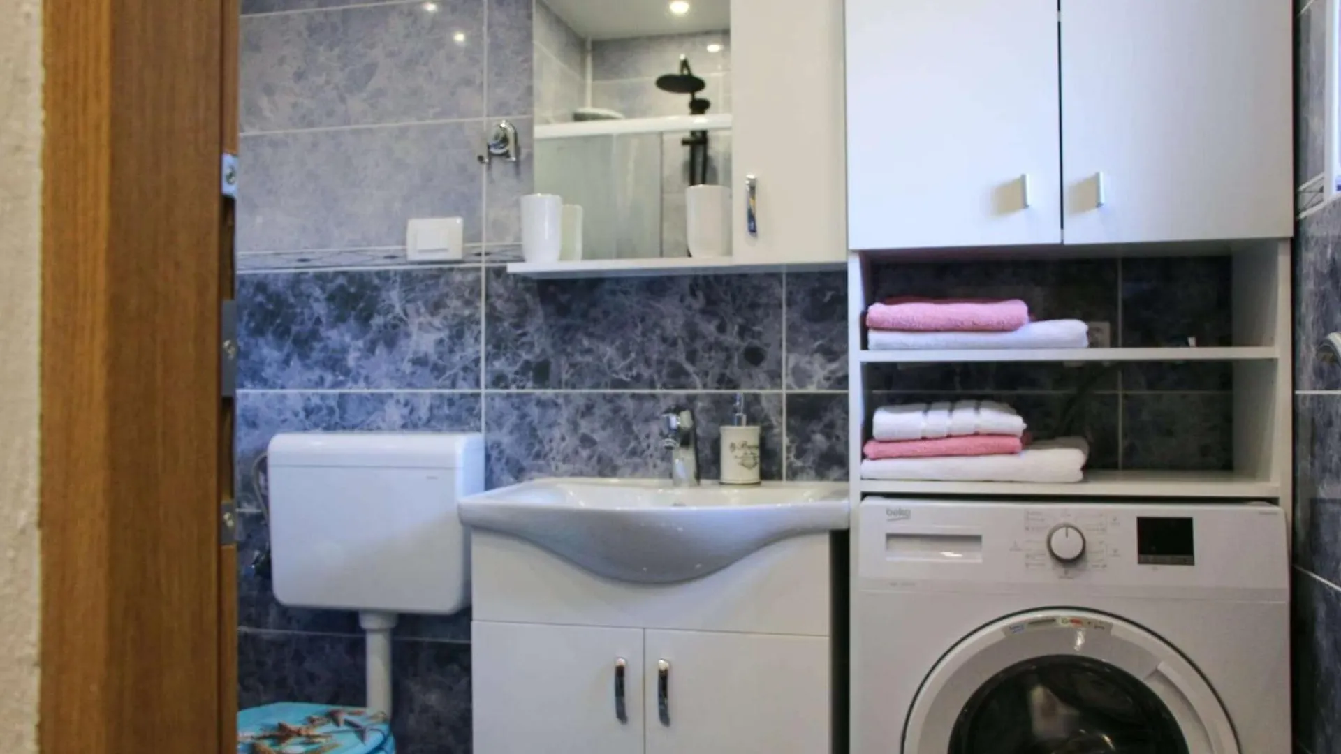 Family Friendly Apartments With A Swimming Pool Sveti Martin, Central Istria - Sredisnja Istra - 23295 لابين
